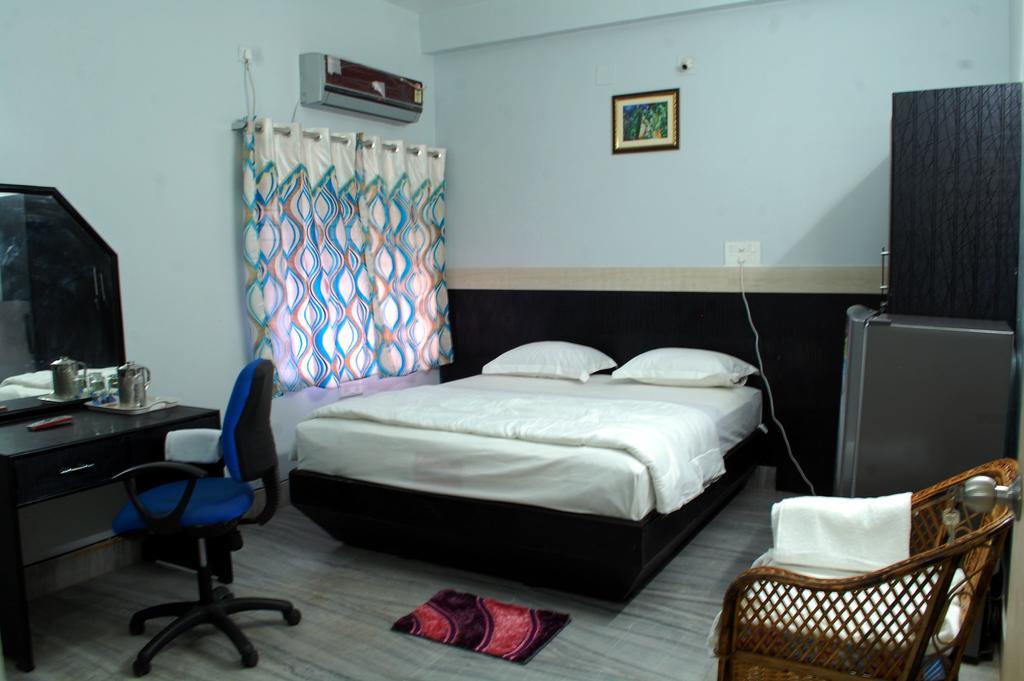 Oyo 2243 Hotel The Idol Paradise Bhubaneswar Room photo